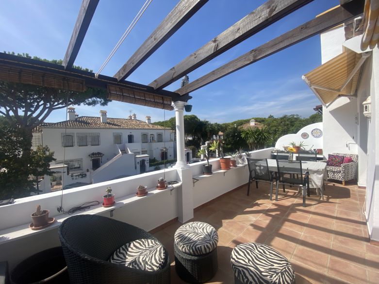 Perfect holiday apartment set in a charming andalucian complex by the beach on the New Golden Mile of Estepona!