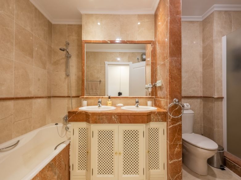 Great duplex penthouse in Hacienda del Sol, 200 meters from the beach!