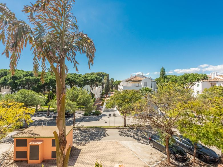 Great duplex penthouse in Hacienda del Sol, 200 meters from the beach!