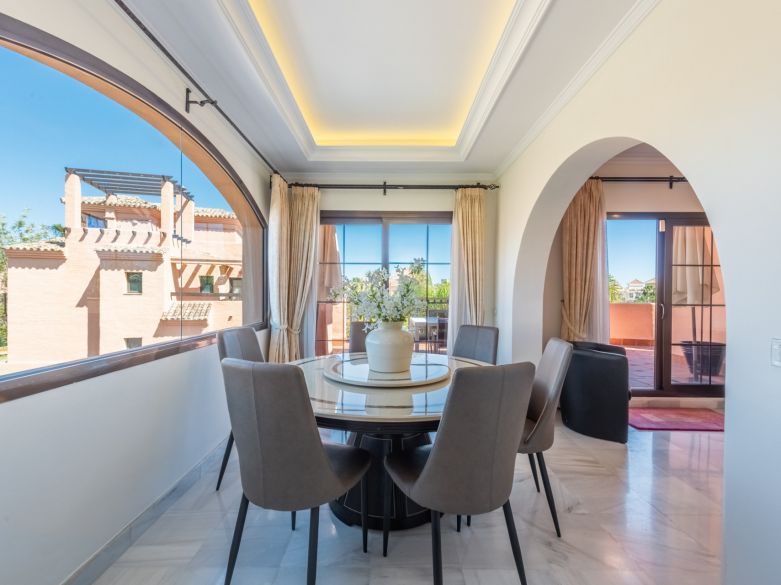 Great duplex penthouse in Hacienda del Sol, 200 meters from the beach!