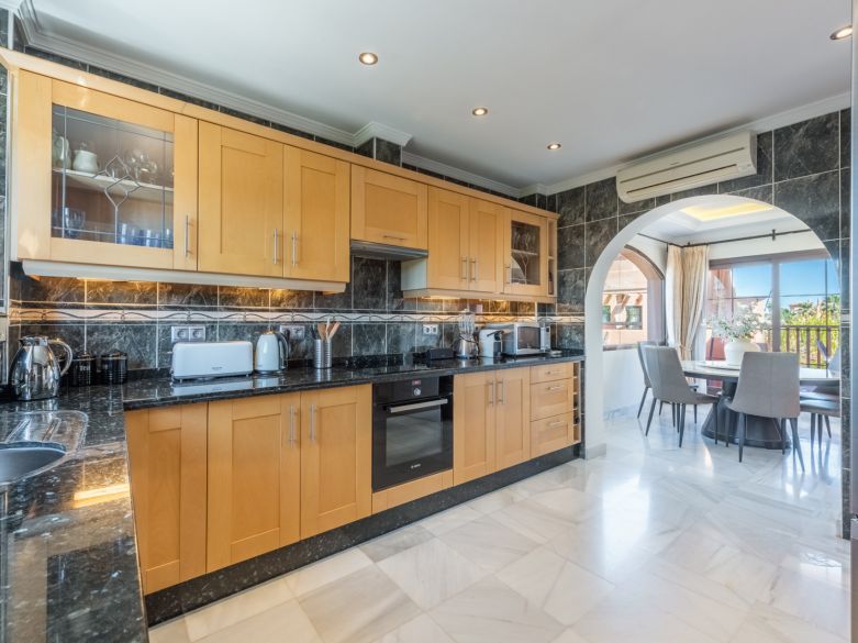 Great duplex penthouse in Hacienda del Sol, 200 meters from the beach!