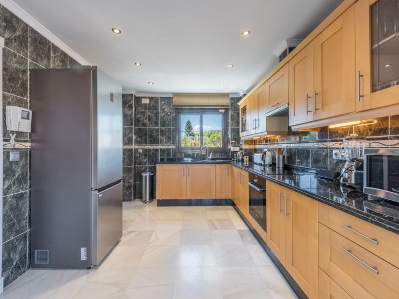 Great duplex penthouse in Hacienda del Sol, 200 meters from the beach!