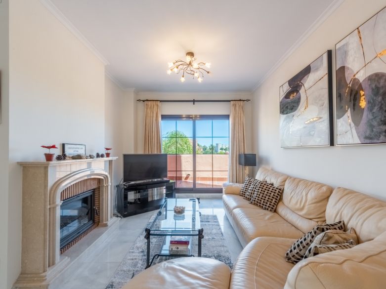 Great duplex penthouse in Hacienda del Sol, 200 meters from the beach!