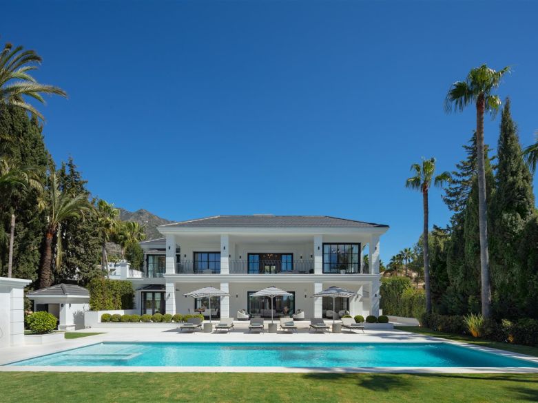 Fabulous villa in the ultraprime Sierra Blanca. With indoor pool, spa and entertainment area!