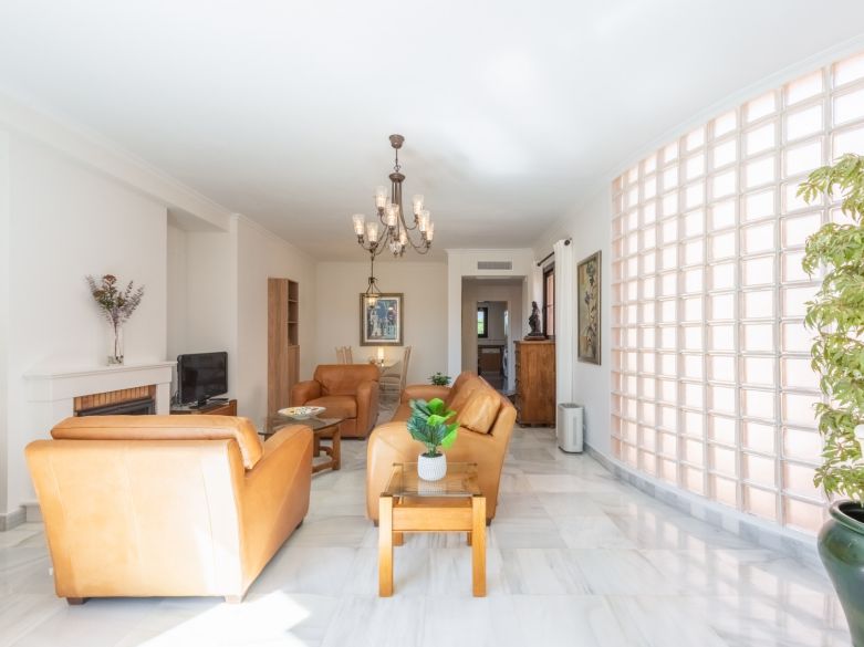 Exquisite beachside penthouse boasting a sprawling solarium terrace!