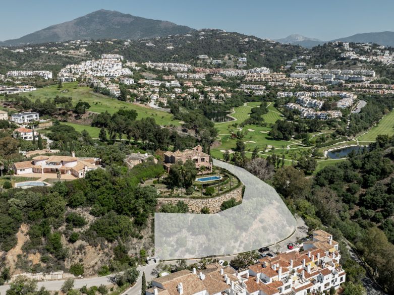 Una parcela única en forma de C en Puerto de los Almendros ofrece vistas panorámicas del Mediterráneo!