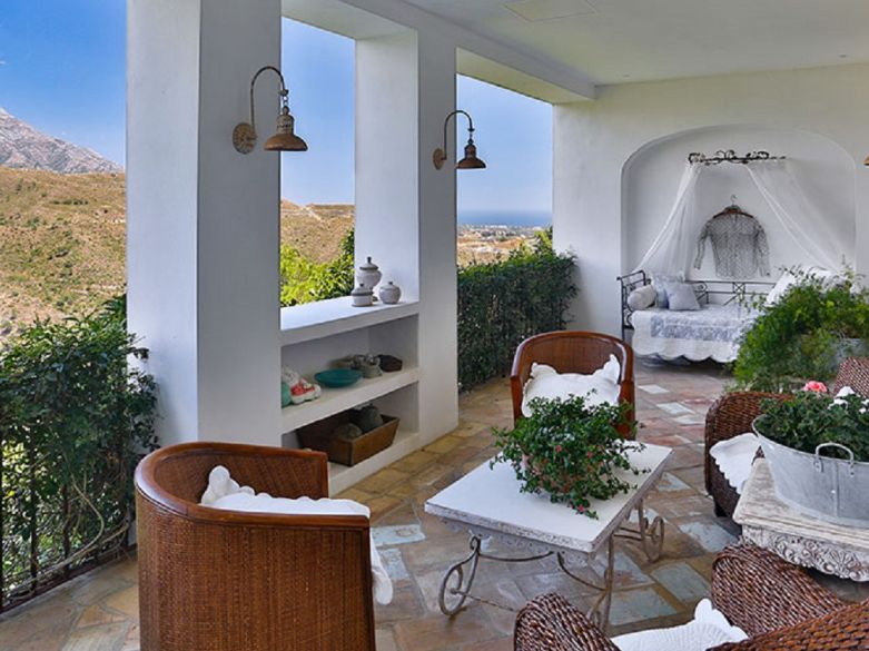 Encantadora villa en la comunidad cerrada de El Madronal 6