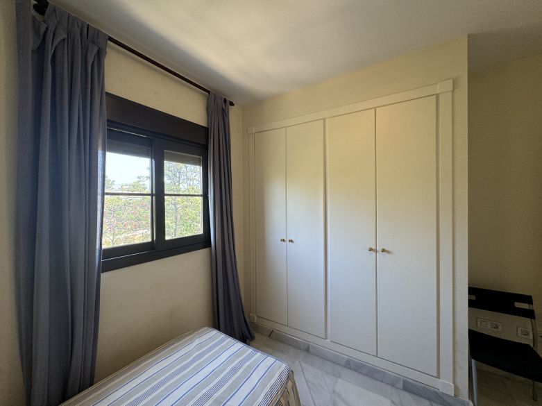 Exquisite beachside penthouse with a sprawling solarium terrace!