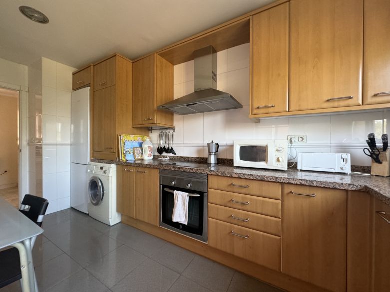 Exquisite beachside penthouse with a sprawling solarium terrace!