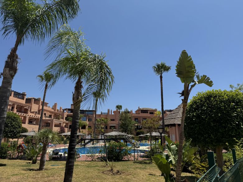 Exquisite beachside penthouse with a sprawling solarium terrace!