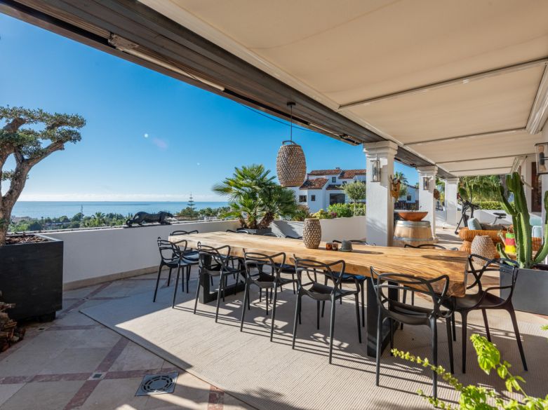 Amazing penthouse above Marbella town; ideal for cooking, winetasting and entertaining!