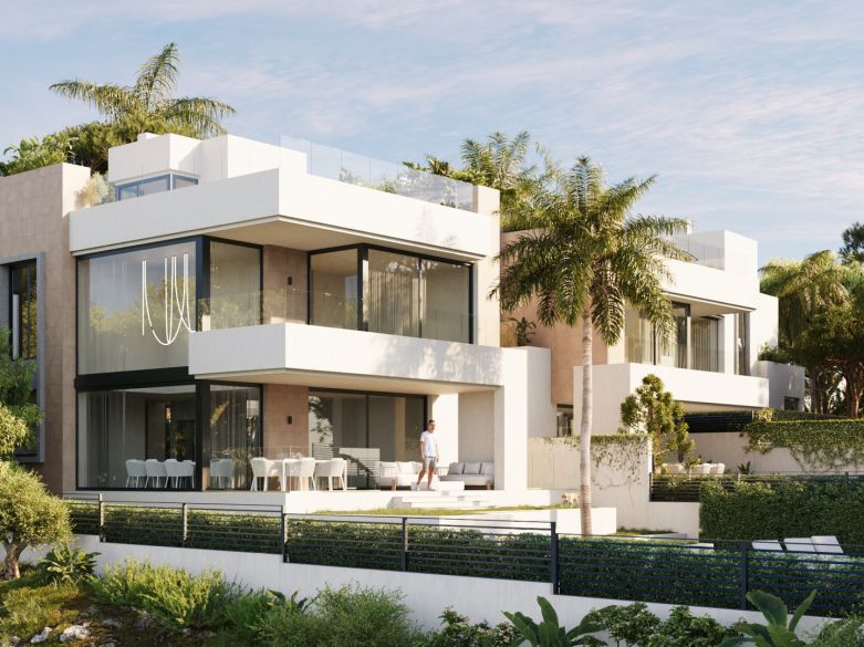 New and modern villas a few meters from the beach in East Marbella!