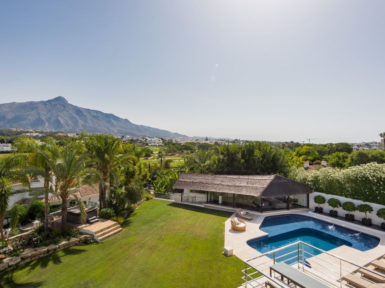 One of the largest villas ever built in Nueva Andalucia!