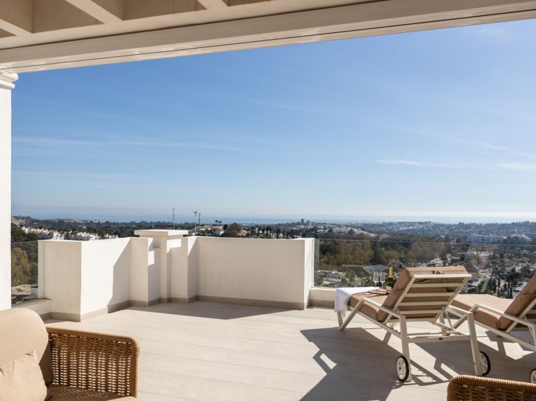 Apartamento de lujo con vistas panorámicas en la lujosa 9 Residencias León en Nueva Andalucía!