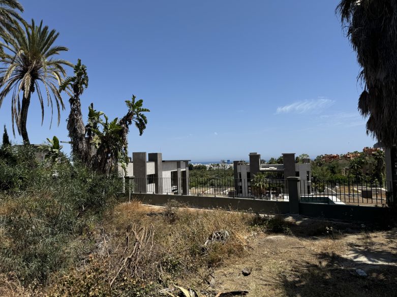 Último Parcela más Grande Disponible en la prestigiosa comunidad de Atalaya de Rio Verde!