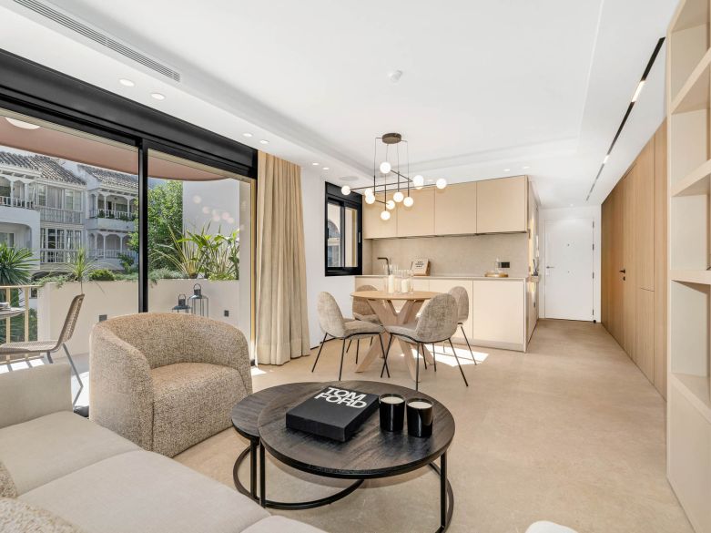 Exquisitely refurbished apartment close to Puerto Banus and the beach!