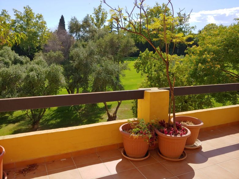 Elegant Frontline Golf Duplex Penthouse in Guadalmina Alta