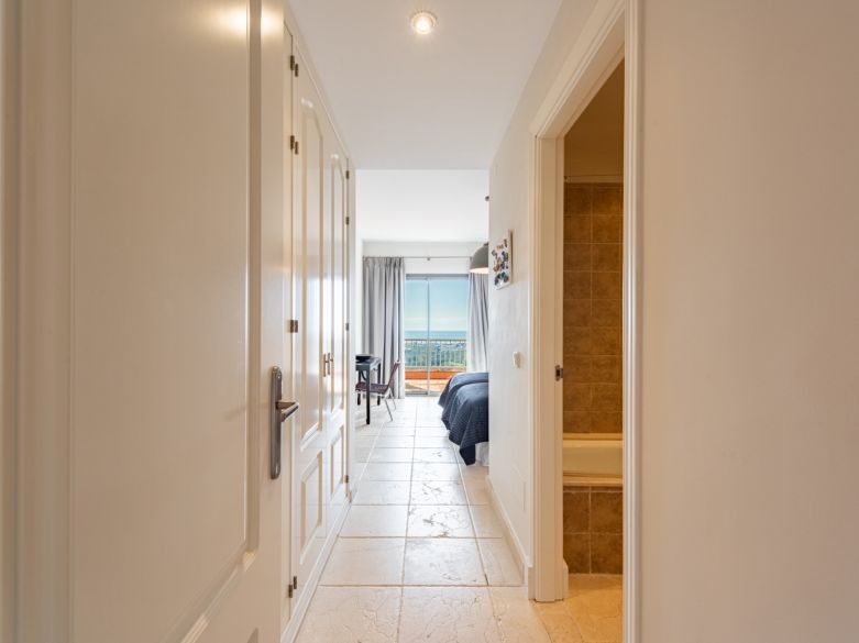 Ático de lujo con vistas panorámicas en Royal Flamingos, Benahavís