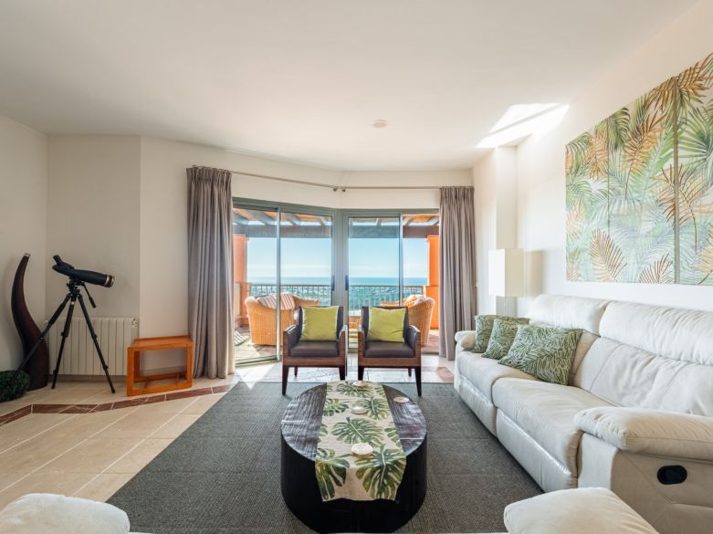 Ático de lujo con vistas panorámicas en Royal Flamingos, Benahavís