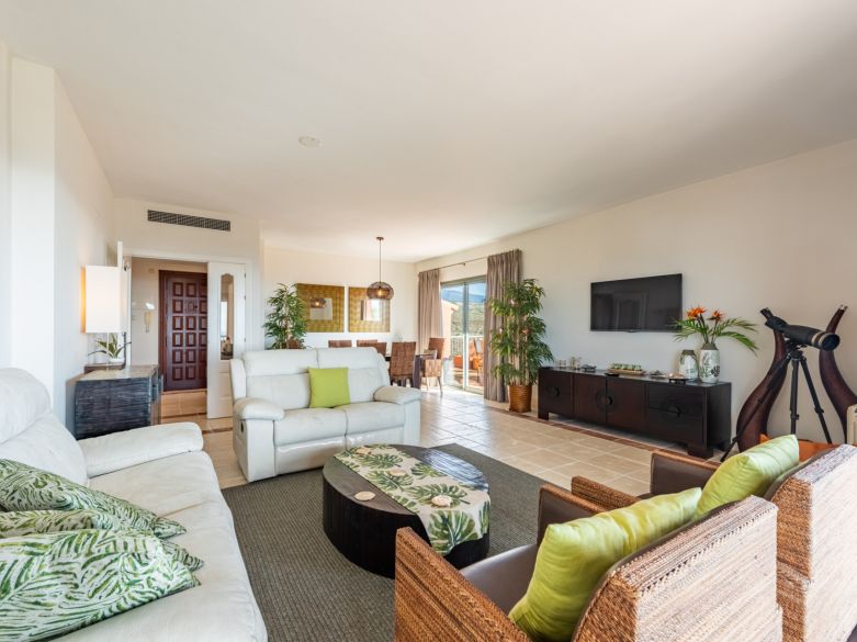 Ático de lujo con vistas panorámicas en Royal Flamingos, Benahavís