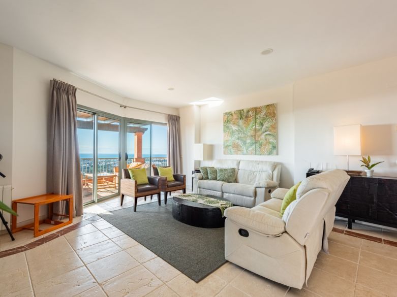 Ático de lujo con vistas panorámicas en Royal Flamingos, Benahavís