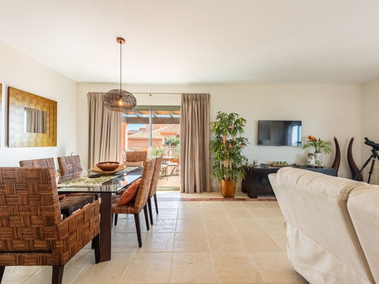 Ático de lujo con vistas panorámicas en Royal Flamingos, Benahavís