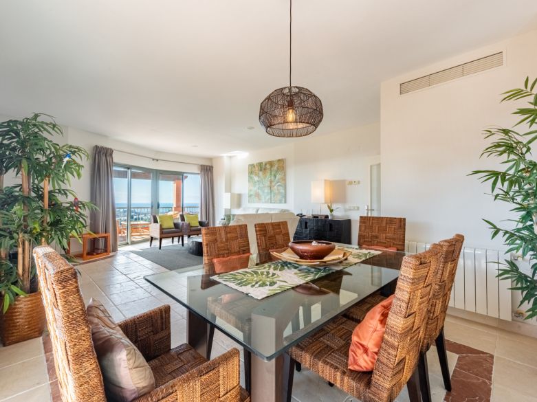 Ático de lujo con vistas panorámicas en Royal Flamingos, Benahavís