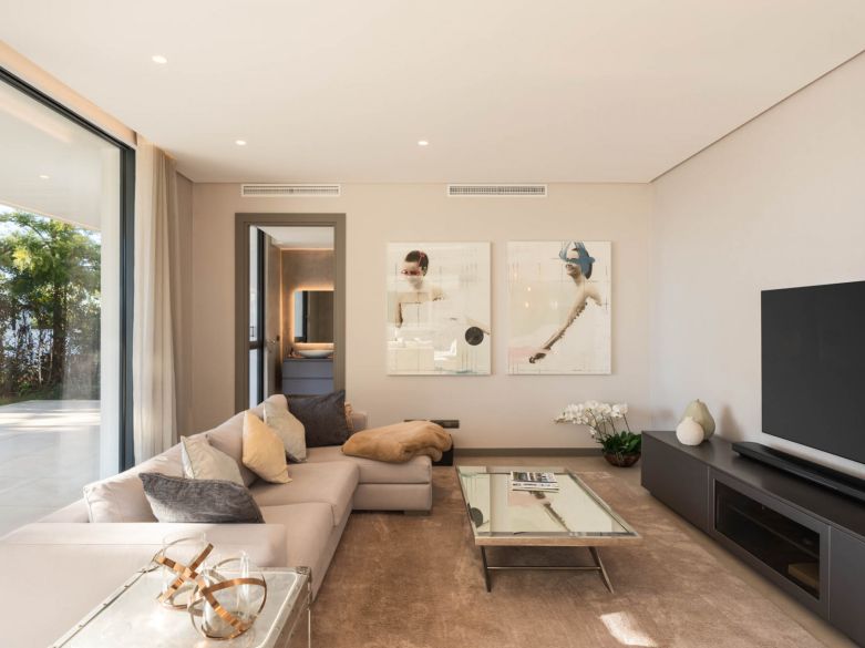 Villa de lujo recién construida en El Madroñal, en las colinas de Benahavís.