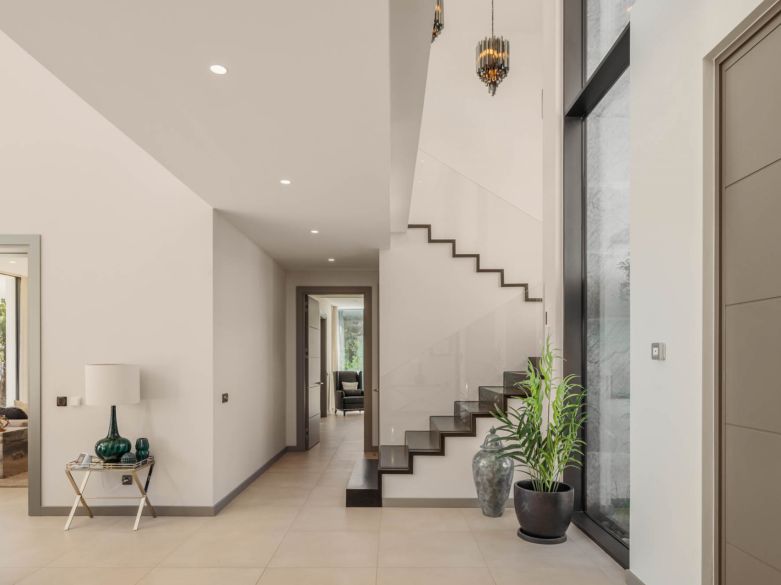 Villa de lujo recién construida en El Madroñal, en las colinas de Benahavís.