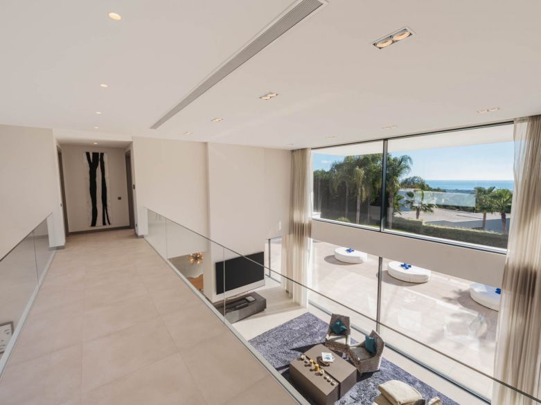 Villa de lujo recién construida en El Madroñal, en las colinas de Benahavís.