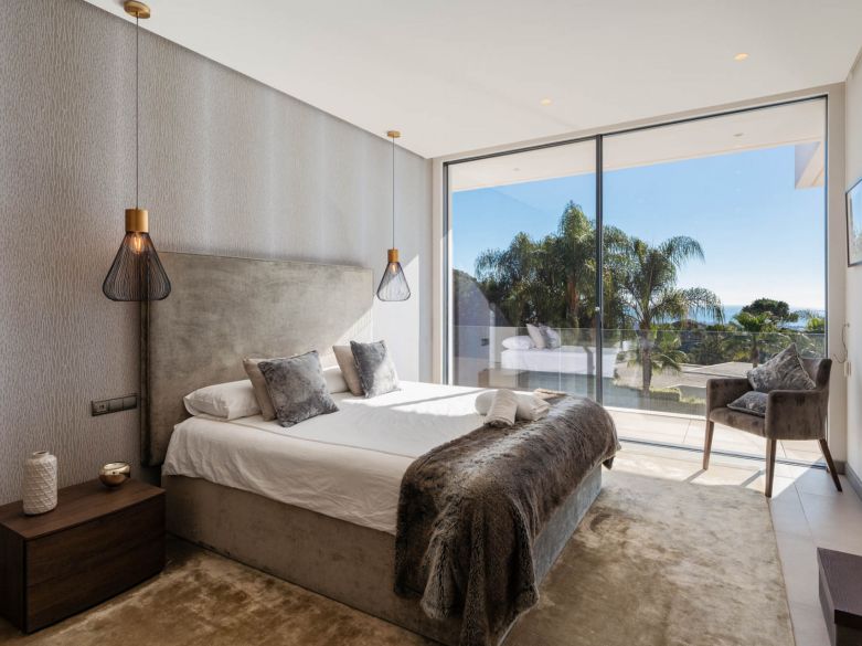 Villa de lujo recién construida en El Madroñal, en las colinas de Benahavís.