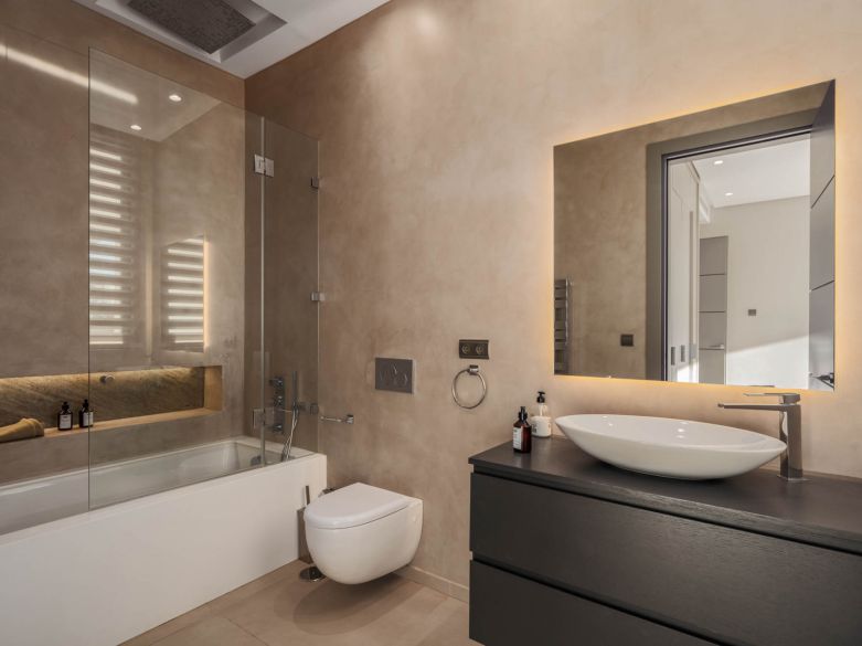 Villa de lujo recién construida en El Madroñal, en las colinas de Benahavís.