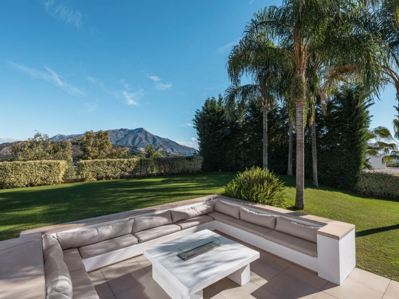 Villa de lujo recién construida en El Madroñal, en las colinas de Benahavís.