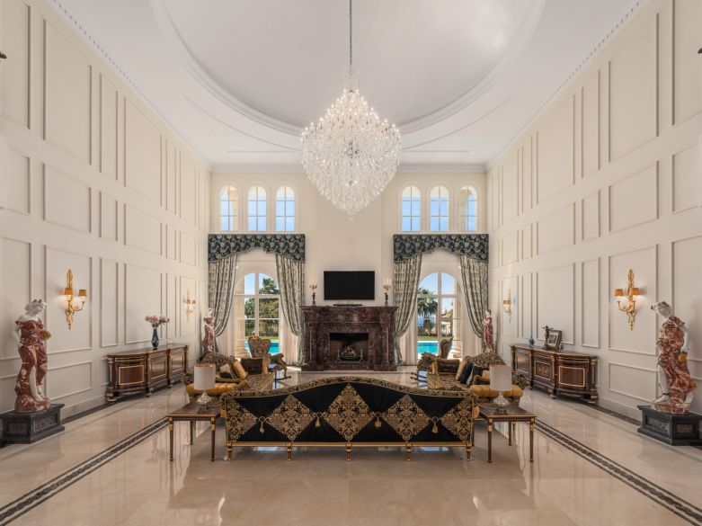 Palatial Villa in Sierra Blanca!
