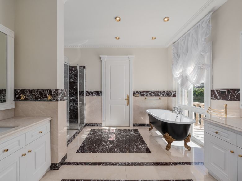 Palatial Villa in Sierra Blanca!