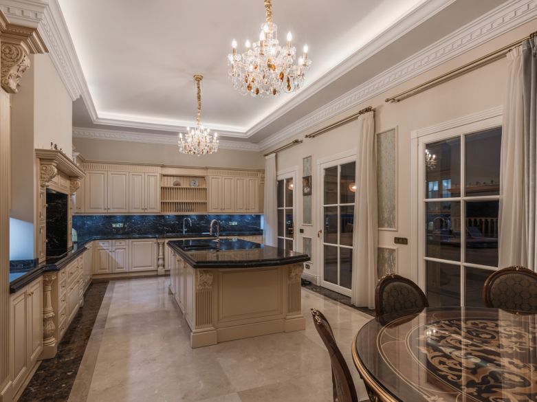 Palatial Villa in Sierra Blanca!