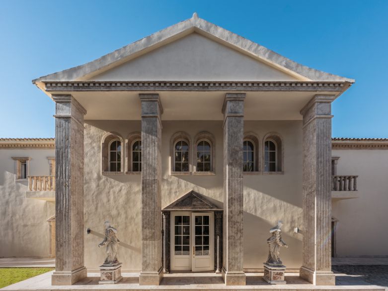 Palatial Villa in Sierra Blanca!