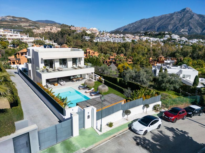 Contemporary Luxury Villa in Marbella’s Golf Valley