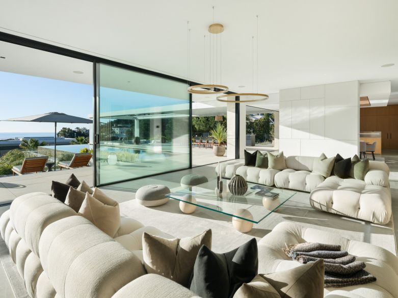 ¡Fabulosa villa de lujo con piscina infinita en las colinas de Benahavís!