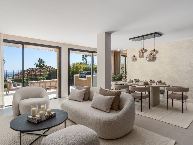 Fabulous renovated townhouse with sea views in La Quinta Hills!