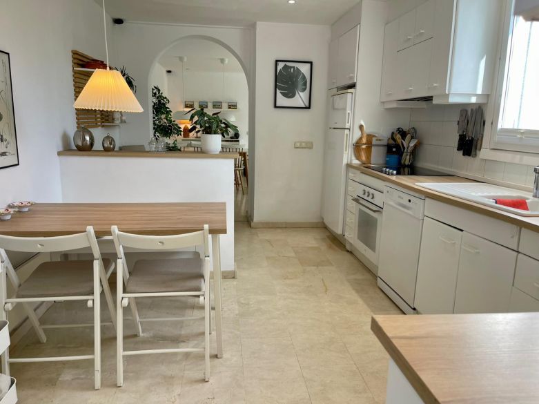 Elegant Top-Floor Apartment in the Prestigious Nordic Royal Club, Nueva Atalaya