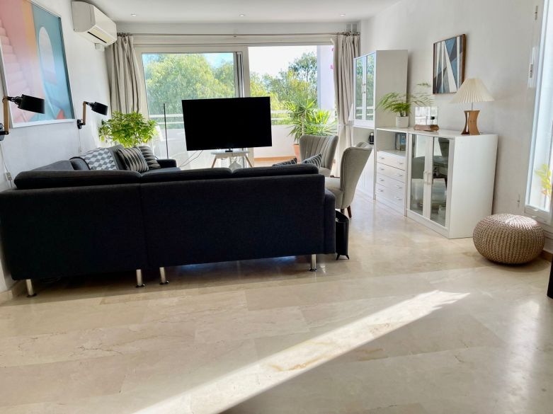 Elegant Top-Floor Apartment in the Prestigious Nordic Royal Club, Nueva Atalaya