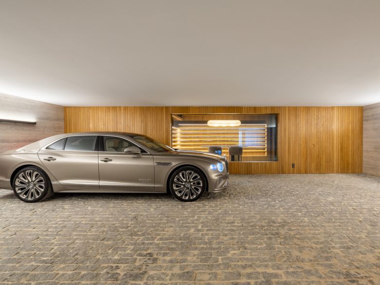 ¡Vida refinada en una villa moderna de nueva construcción en las colinas de Benahavís!