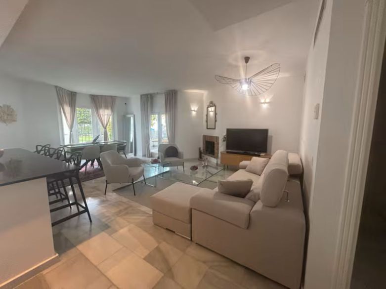 2 bedroom ground floor apartment in Los Naranjos de Marbella
