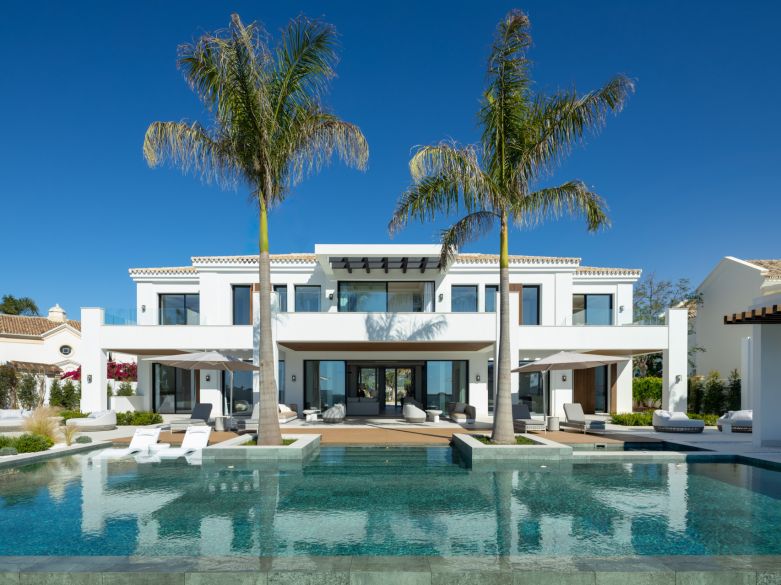 Villa de luxe avec vue panoramique à Monte Halcones !