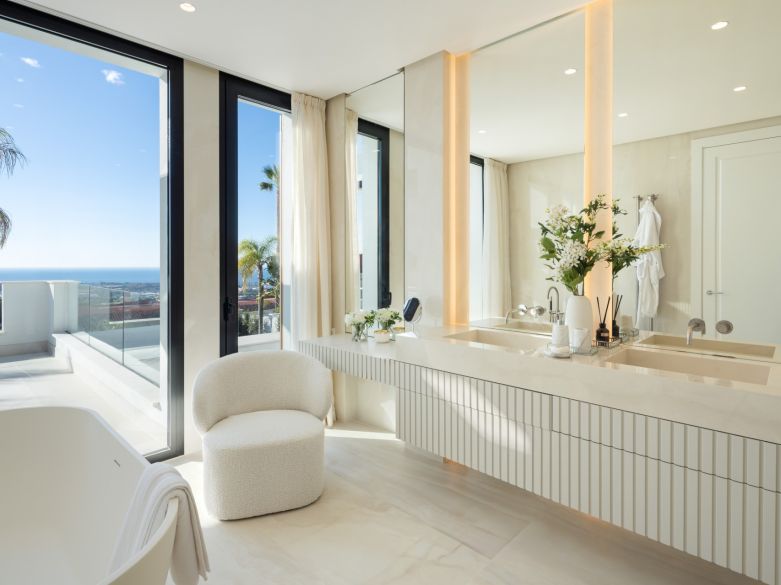 Villa de luxe avec vue panoramique à Monte Halcones !