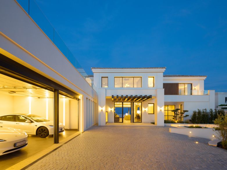 Villa de luxe avec vue panoramique à Monte Halcones !