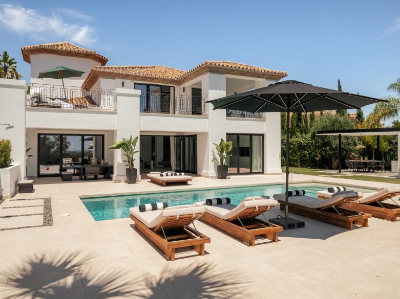 Modern villa with golf and sea views close to Los Naranjos Golf!