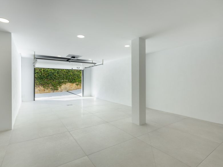 Superbe villa moderne avec piscine chauffée et vue sur la mer à Monte Halcones !