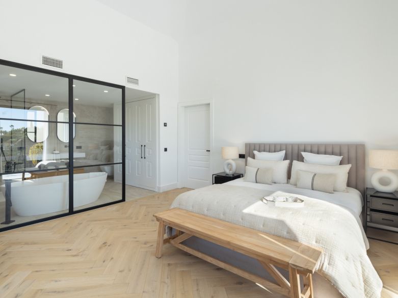 Superbe villa moderne avec piscine chauffée et vue sur la mer à Monte Halcones !